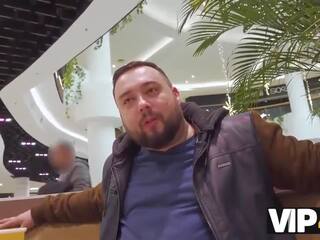 Vip4k myśliwy pieprzy exceptional ruda w the publiczne ubikacja