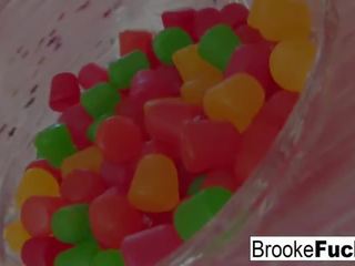 Brooke brand și marie luv candyland