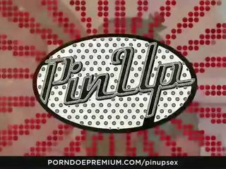 Pinup x 定格の ビデオ - ポーランド語 pinup seductress misha クロス 取得 精液 上の 尻 thereafter クソ 彼女の バイカー ミズ
