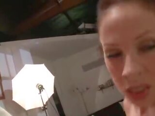 Groot lobbes gianna michaels achter de scènes strippen en masturbatie in 4k ultra hd film