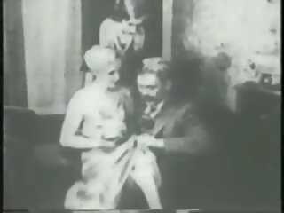 Two flappers dance naked with dude then rub and tug his gotak together