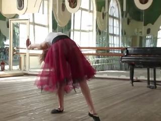 Tight Shaved Pussy Gymnast Alla Zadornaja Making Ballet Moves