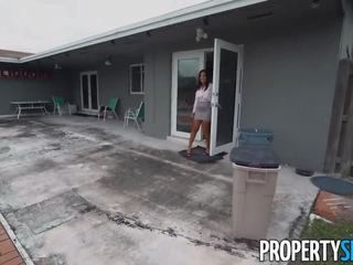 Propertysex fantastico agente con smashing culo scopa tuttofare