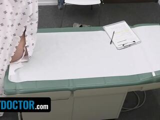 Perv master - Redhead Nurse Helps Nervous Patient Kyler Quinn Relax and go ahead for Doctor's Exam | xHamster