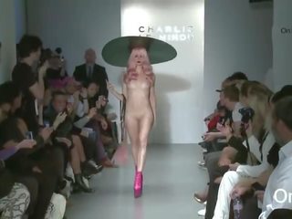 Fashion modelo catwalk pagtitipon