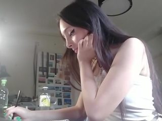 Teenie pov marrjenëgojë seks video tregon
