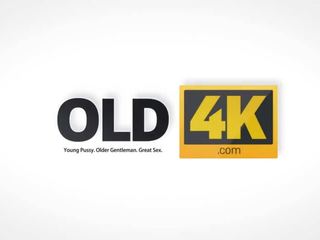 Old4k. bruno come jovem cona, recebe broche, e fode fenda