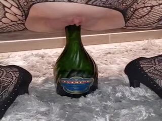 Butelis apie šampanas įėjimas, nemokamai nemokamai xnnxx hd seksas 61 | xhamster