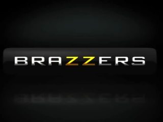 Brazzers - đần độn thư ký abella anderson được đập hơn các bàn