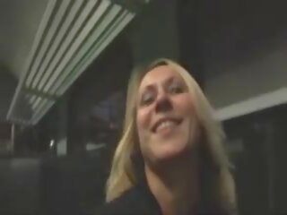 Miellyttävä blondi pelissä päällä the juna, vapaa xxx elokuva 4d | xhamster