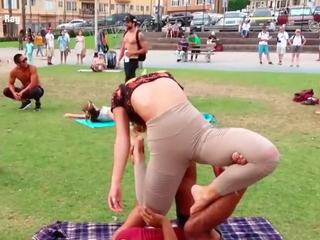 Sommer strahl groß kamelzeh und marvellous arsch im yoga hose (slow)