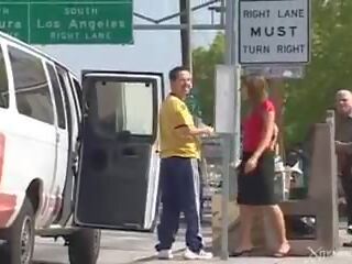 Hitchhiker gänget slog i skåpbil, fria i vimeo x topplista video- video- 2a