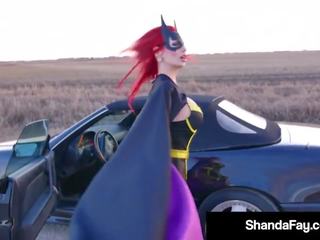 חזה גדול batgirl shanda fay מבאס אֵיבָר הַמִין הָזְכַרִי roadside: חופשי מלוכלך סרט e5