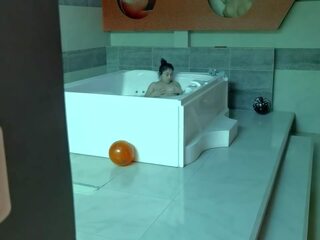 Eldre stepbrother sneaks i den badekar mens min foreldre er bort - voksen film i spansk