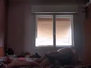 Bashkëshorte qirje tjetër djalosh në tonë dhomë gjumi, seks video 59