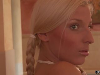 Seksikas blond morgan moon had a parim anaal seks video kunagi.