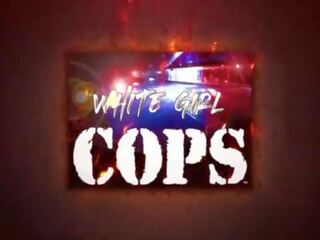 Joder la policía - enana rubia blanca novio cops raid local stash casa y seize custody de grande negra polla para follando