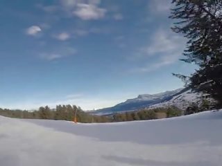 Tenåring offentlig blitz i snowboard i mountain - blitz en la neige vicalouqua