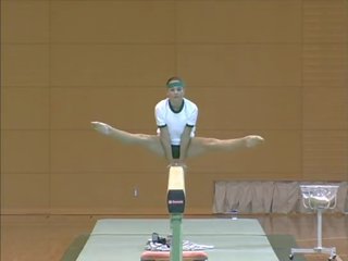 Corina - tia ngọn gymnastics