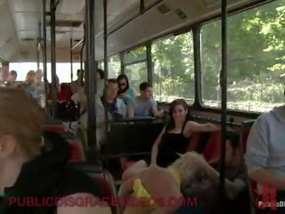 Skllavëri bjonde anale fucked në publike autobuz i plotë i huaj