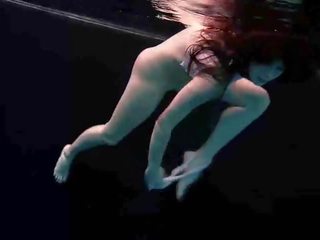 Sous l&apos;eau flexible gymnastic