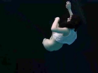 水下 靈活 gymnastic