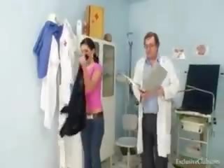 Sandra gyno pussy speculum examination by kinky old pussy medical man