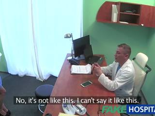 Fakehospital médico hombre prank llamadas su enfermera