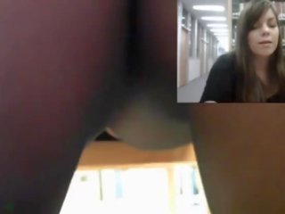 Горещ към trot повикване момиче мастурбиране в на библиотека