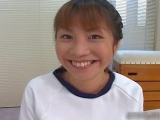 Sedutor japonesa adolescent a chupar dela doktors
