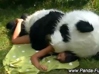 Játék panda és tini hamisítvány arcra élvezés