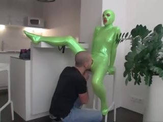 Ongelooflijk tiener in green catsuit