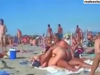 公 裸体 海滩 扫平 性别 视频 在 夏天 2015