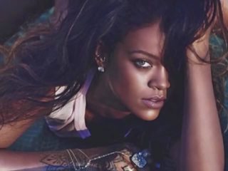 Rihanna kails!
