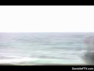 Danielle reveals af bij tthis lad seashore