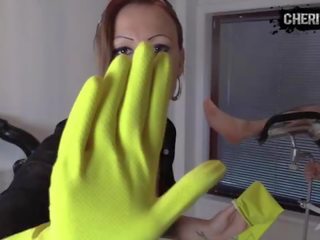 Exreme фистинг whit жълт ръкавици