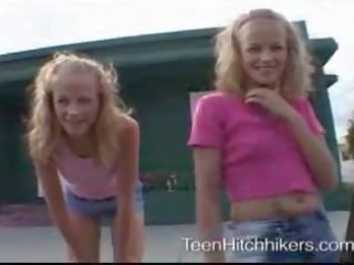 Gigis - jauns blondīne twin meitenes