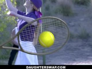 Daughterswap - נוער טניס כוכבים נסיעה stepdads זין מפלצתי