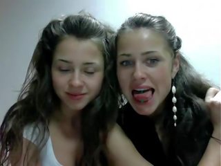 Inviting mov Polish Teenagers Twins (dziewczynka17 on the showup)