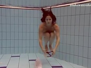 Captivating 水下 青少年 泳, 自由 下 水 视频 高清晰度 x 额定 电影
